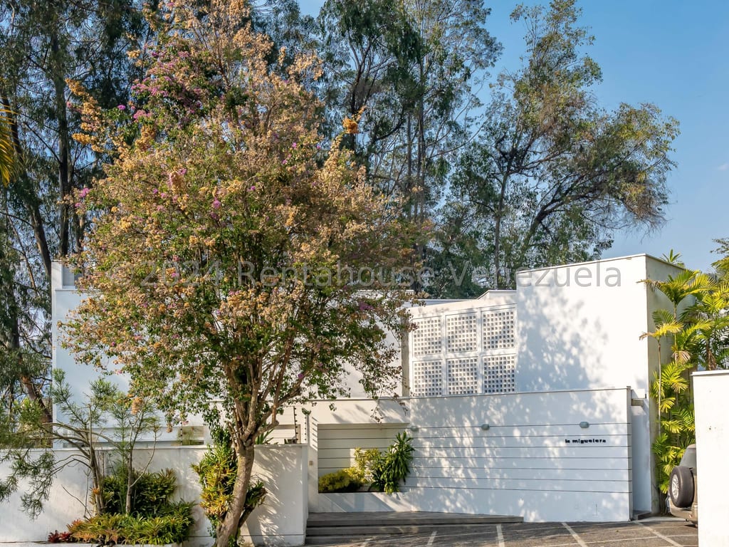Casa en venta de 5 hab. y 660 m² en Los Naranjos del Cafetal, Caracas