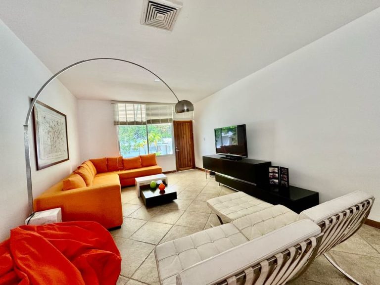 Casa en venta de 2 hab. y 110 m² en Naiguatá, Naiguatá · Ref. CV5933