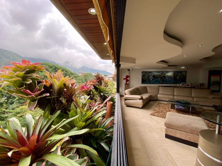 Apartamento en venta de 3 hab. y 250 m² en Santa Eduvigis, Caracas