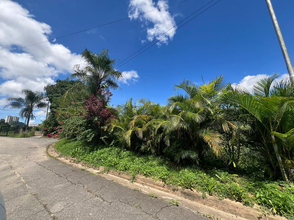 Terreno en venta de 1.850 m² en Cerro Verde, Caracas
