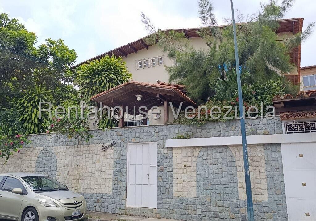 Casa en venta de 4 hab. y 275 m² en Alto Prado, Caracas