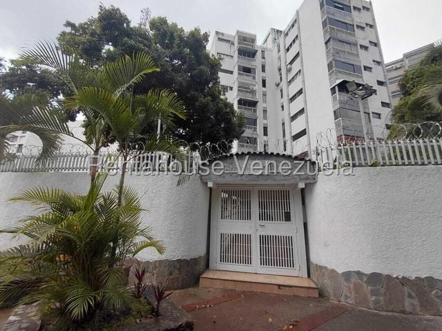Apartamento en venta de 3 hab. y 100 m² en El Cafetal, Caracas