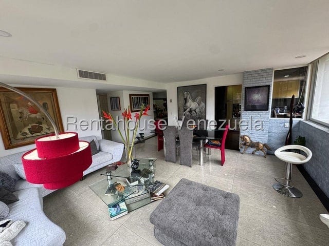 Apartamento en alquiler de 2 hab. y 111 m² en Campo Alegre, Caracas