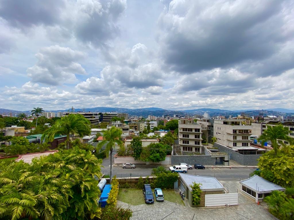 Apartamento en venta de 3 hab. y 650 m² en Los Palos Grandes, Caracas