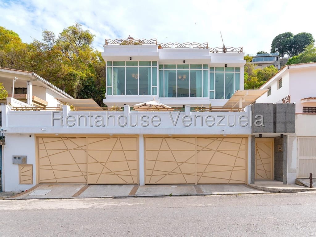 Casa en venta de 6 hab. y 1.005 m² en Santa Fe Norte, Caracas