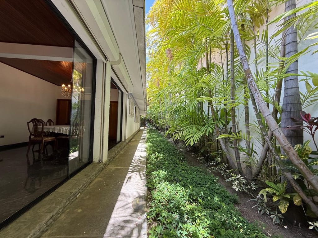 Casa en alquiler de 7 hab. y 900 m² en Altamira, Caracas