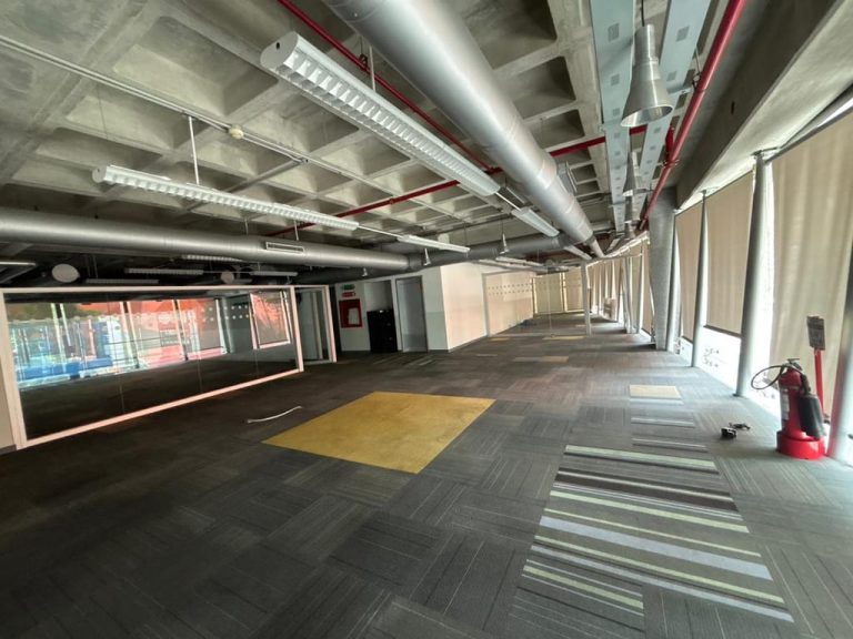 Oficina en alquiler de 560 m² en El Rosal, Caracas