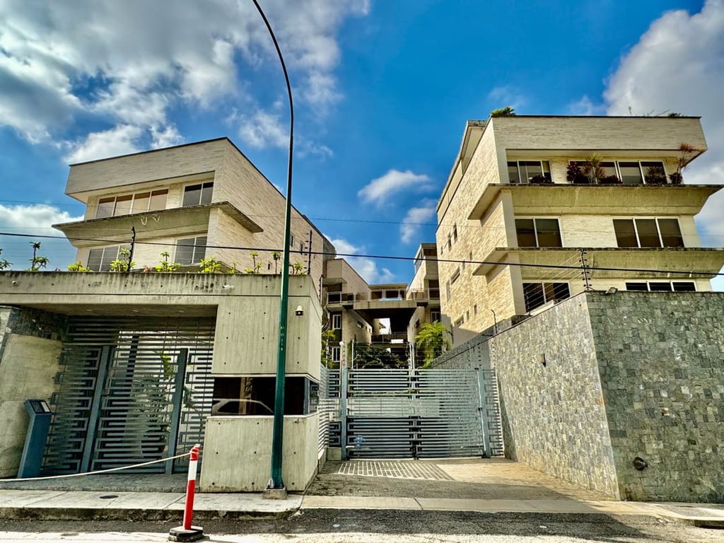 Apartamento en venta de 5 hab. y 389 m² en Los Palos Grandes, Caracas