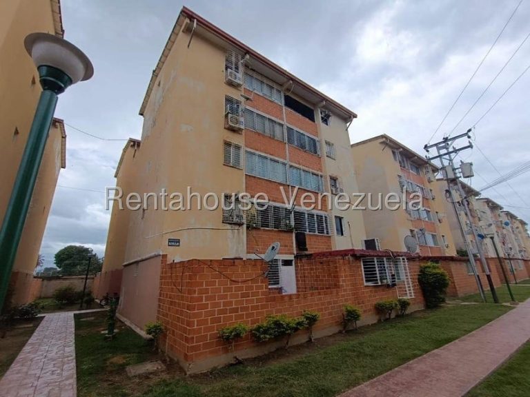 Apartamento en Santa Rita, Maracay