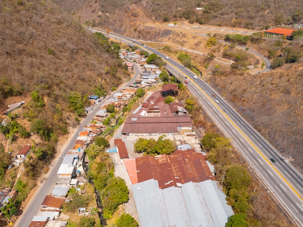 Galpón en venta de 6.000 m² en Guarenas, Guarenas