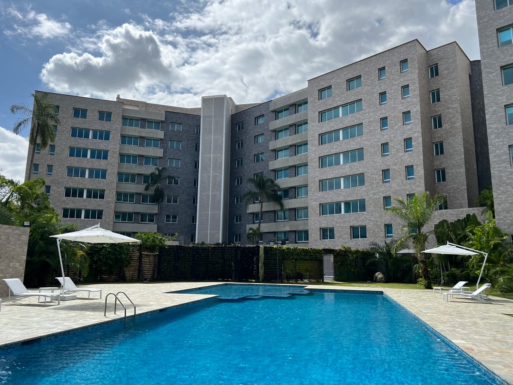 Apartamento en venta de 5 hab. y 360 m² en Los Chorros, Caracas