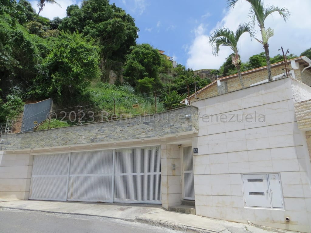 Casa en venta de 7 hab. y 562 m² en Santa Fe Norte, Caracas