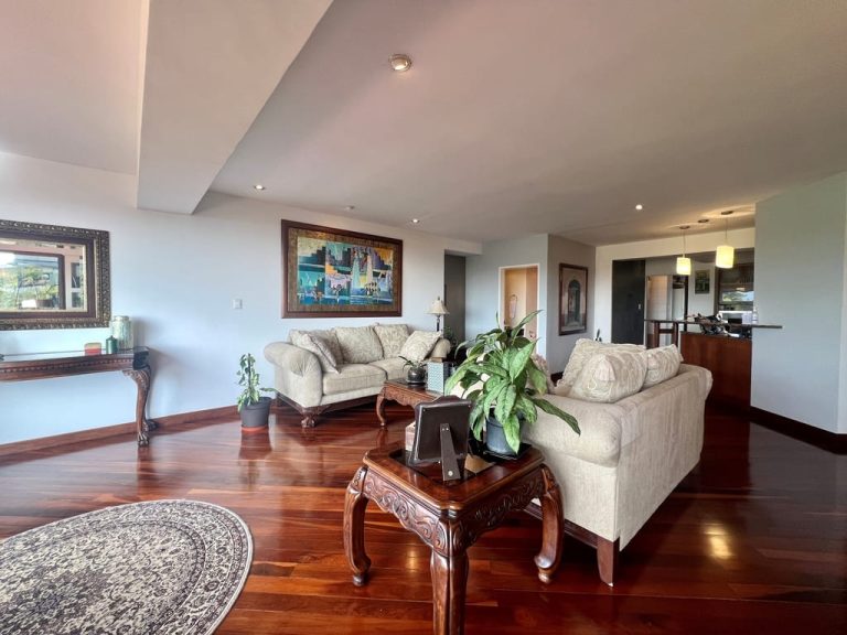 Apartamento en venta de 3 hab. y 170 m² en Alto Hatillo, Caracas