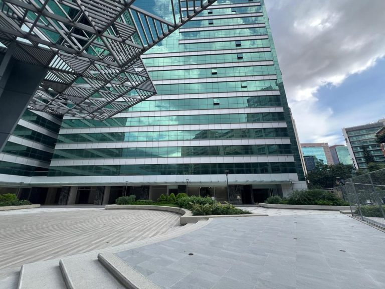Local comercial de 28 m² en Campo Alegre, Caracas