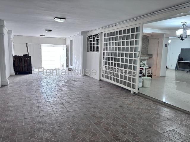 Local comercial en alquiler de 178 m² en La Trinidad, Caracas