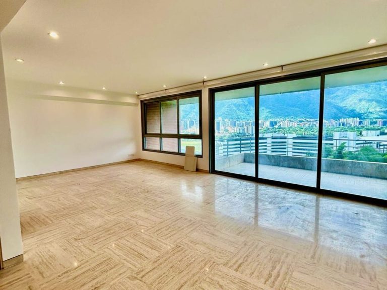 Apartamento en alquiler de 4 hab. y 200 m² en Lomas de las Mercedes, Caracas