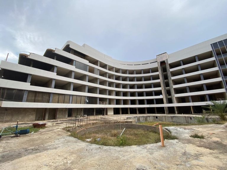 Edificio de 20.000 m² en Pampatar, Margarita (sureste)