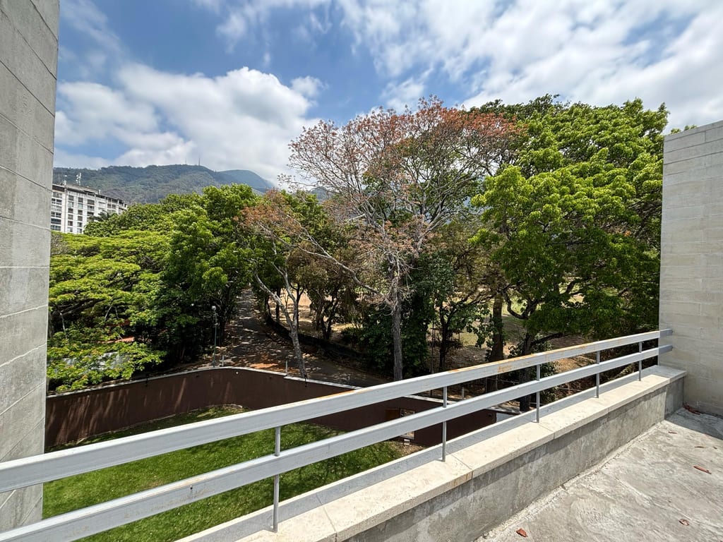 Apartamento en venta de 3 hab. y 410 m² en Country Club, Caracas