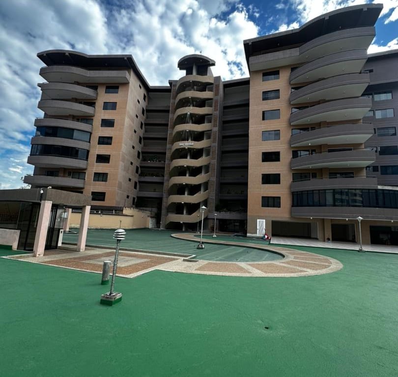 Apartamento en venta de 4 hab. y 195 m² en Guatire, Guatire