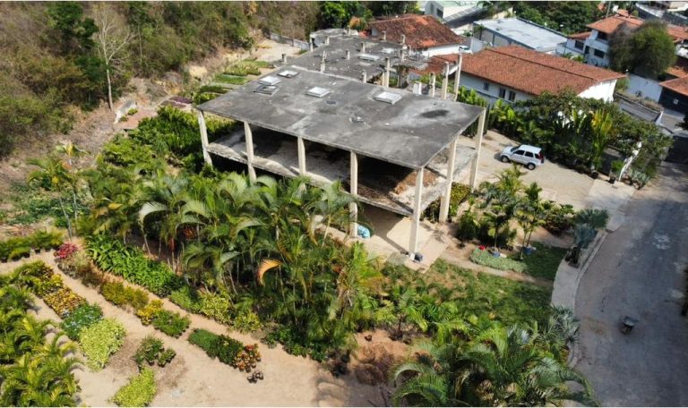 Terreno en venta de 3.000 m² en Prados del Este, Caracas