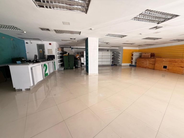 Local comercial de 319 m² en Campo Alegre, Caracas