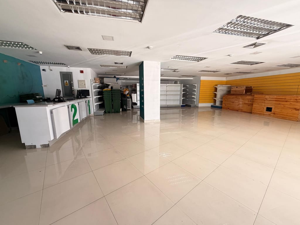 Local comercial en venta de 319 m² en Campo Alegre, Caracas
