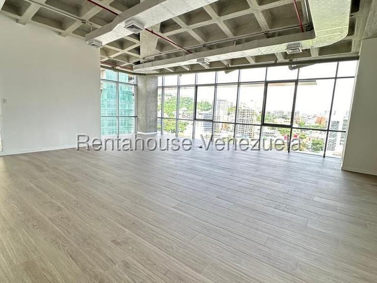 Local comercial en alquiler de 93 m² en Las Mercedes, Caracas