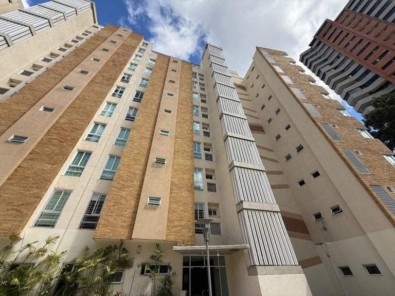 Apartamento en venta de 3 hab. y 220 m² en Las Mesetas, Caracas