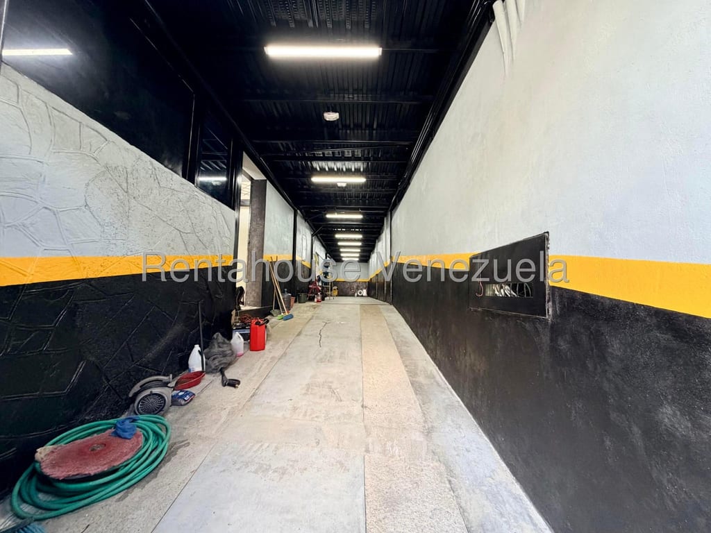 Casa en venta de 1.588 m² en San Román, Caracas