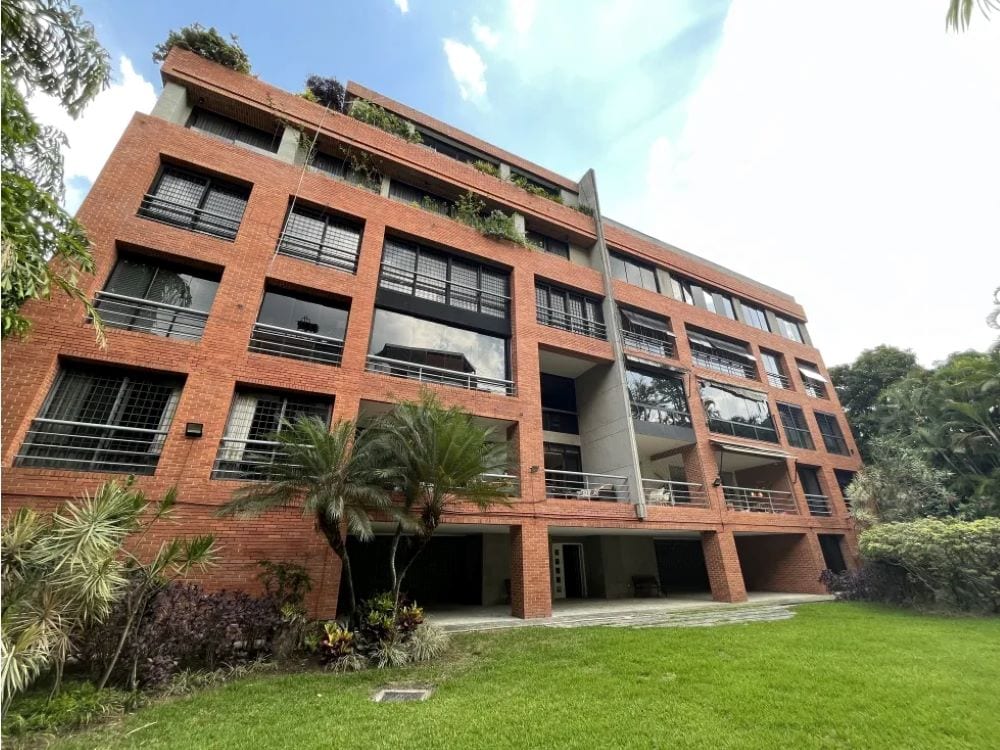 Apartamento en venta de 6 hab. y 900 m² en Altamira, Caracas
