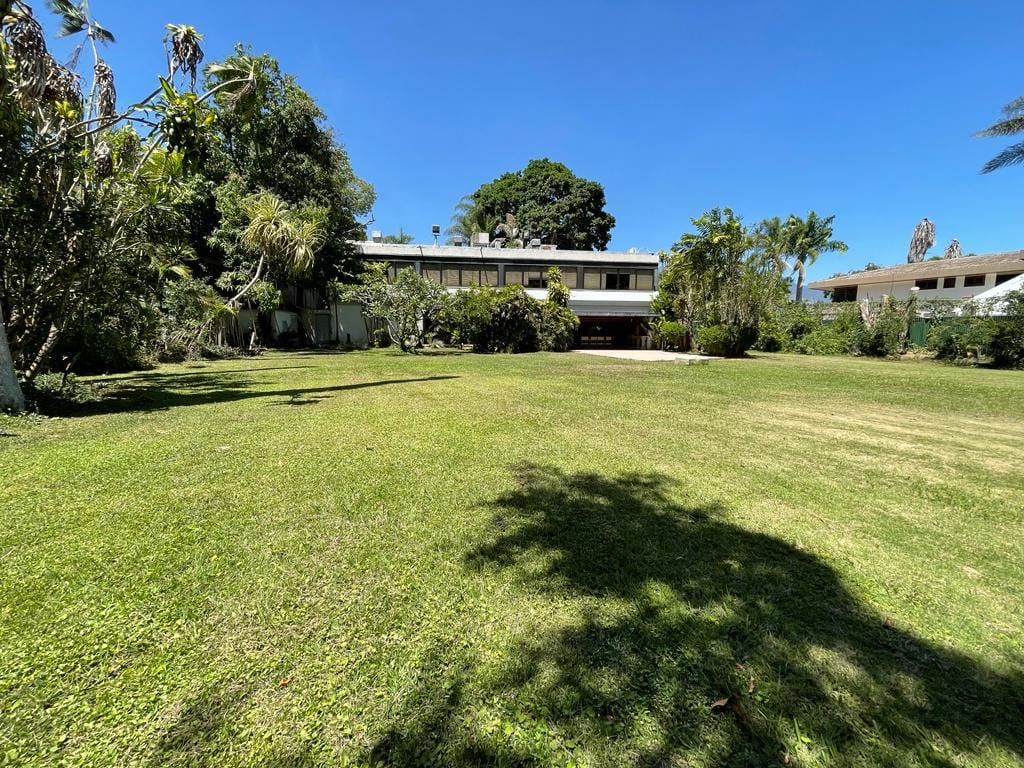 Casa en venta de 5 hab. y 3.846 m² en Valle Arriba, Caracas