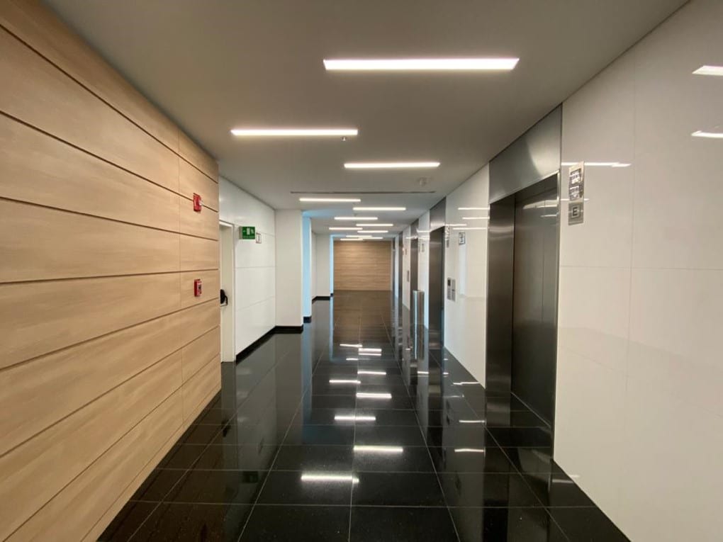 Oficina en alquiler de 800 m² en Las Mercedes, Caracas