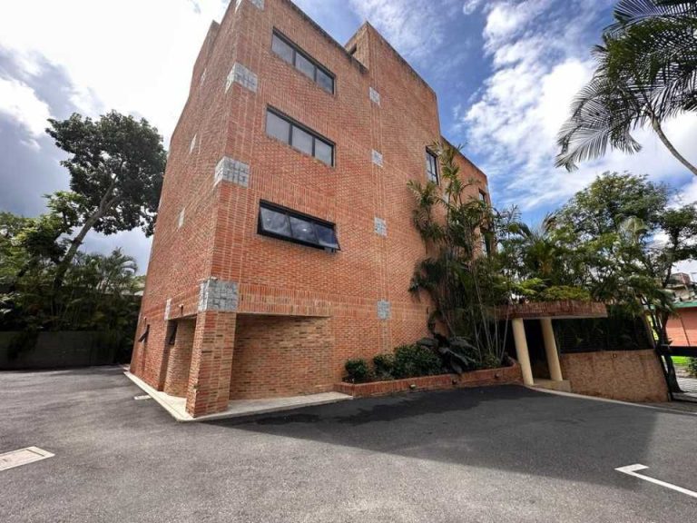 Casa en venta de 6 hab. y 746 m² en El Bosque, Caracas