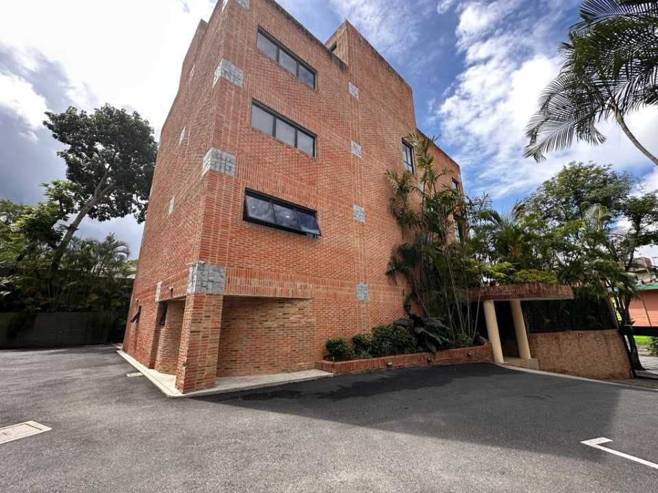 Casa en venta de 6 hab. y 746 m² en El Bosque, Caracas