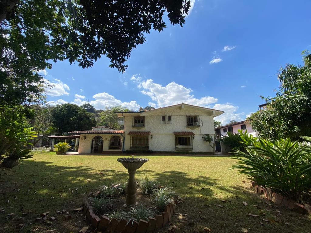 Casa en venta de 4 hab. y 600 m² en Prados del Este, Caracas · Ref. CV6265