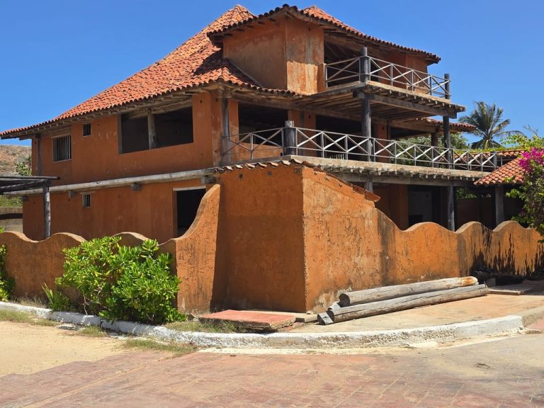 Casa en Manzanillo, Antolín del Campo