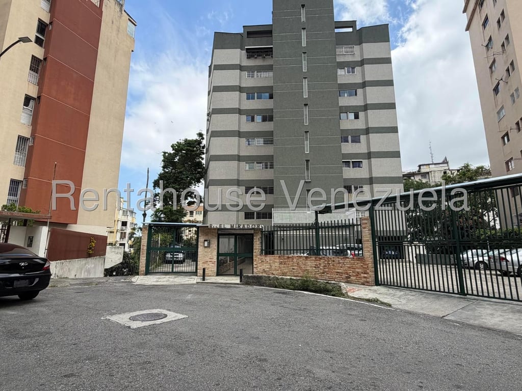 Apartamento en venta de 3 hab. y 122 m² en Colinas de Bello Monte, Caracas