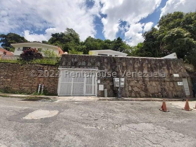 Casa en venta de 5 hab. y 432 m² en Santa Fe Norte, Caracas