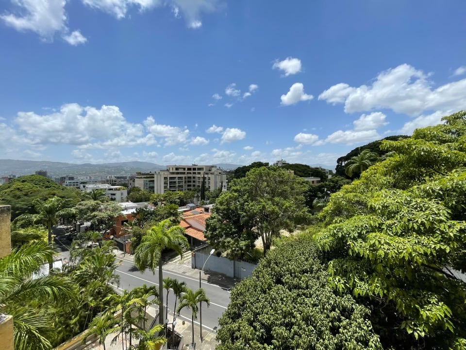 Apartamento en venta de 5 hab. y 615 m² en La Castellana, Caracas