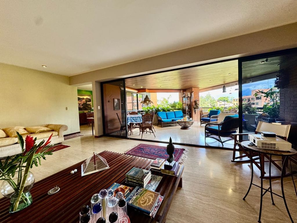 Apartamento en venta de 4 hab. y 280 m² en Alto Hatillo, Caracas