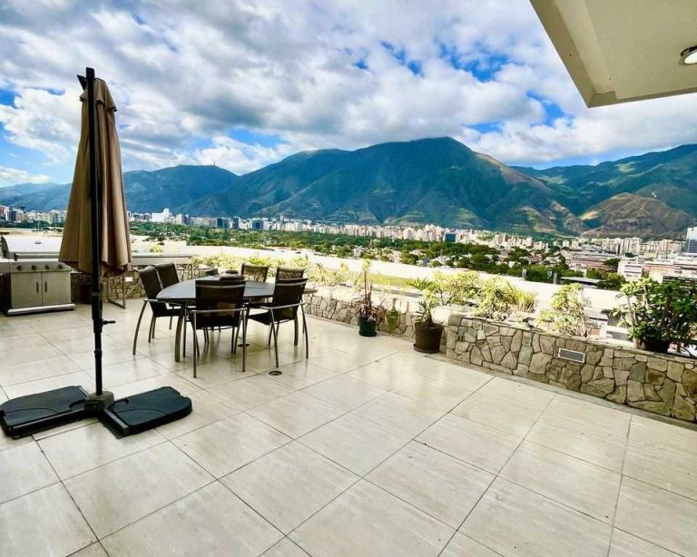 Apartamento en venta de 5 hab. y 318 m² en Caurimare, Caracas
