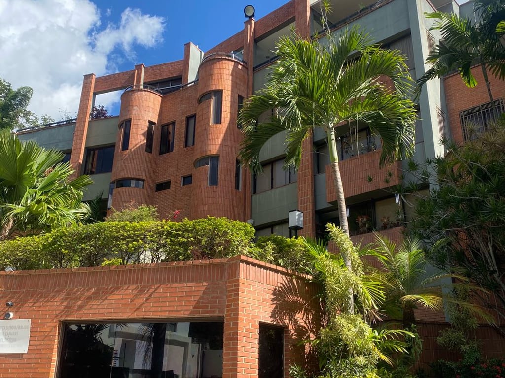 Apartamento en venta de 4 hab. y 336 m² en San Román, Caracas
