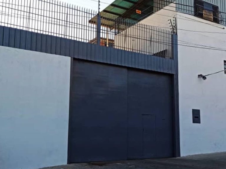 Galpón de 1.000 m² en Catia, Caracas