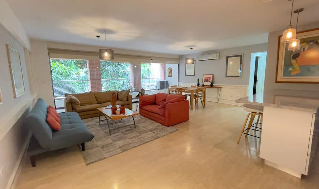 Apartamento en alquiler de 1 hab. y 85 m² en Campo Alegre, Caracas
