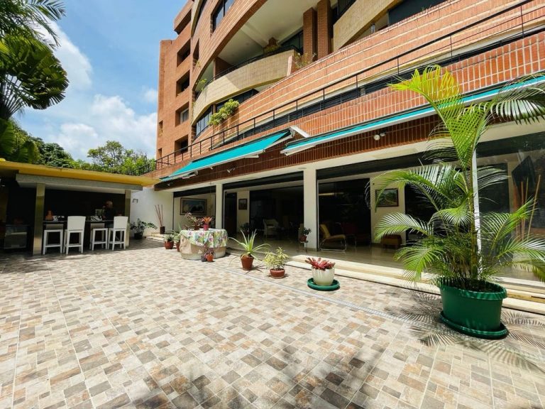 Apartamento en venta de 4 hab. y 398 m² en La Castellana, Caracas