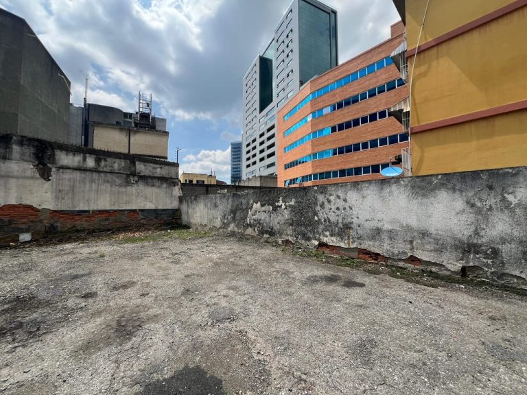 Terreno en venta de 870 m² en Las Mercedes, Caracas · Ref. CV6317