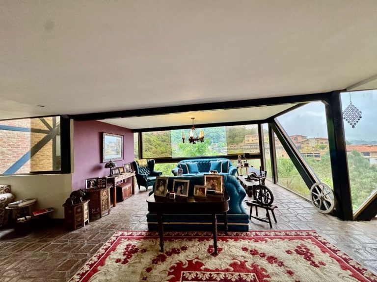 Casa en venta de 7 hab. y 950 m² en La Unión, Caracas
