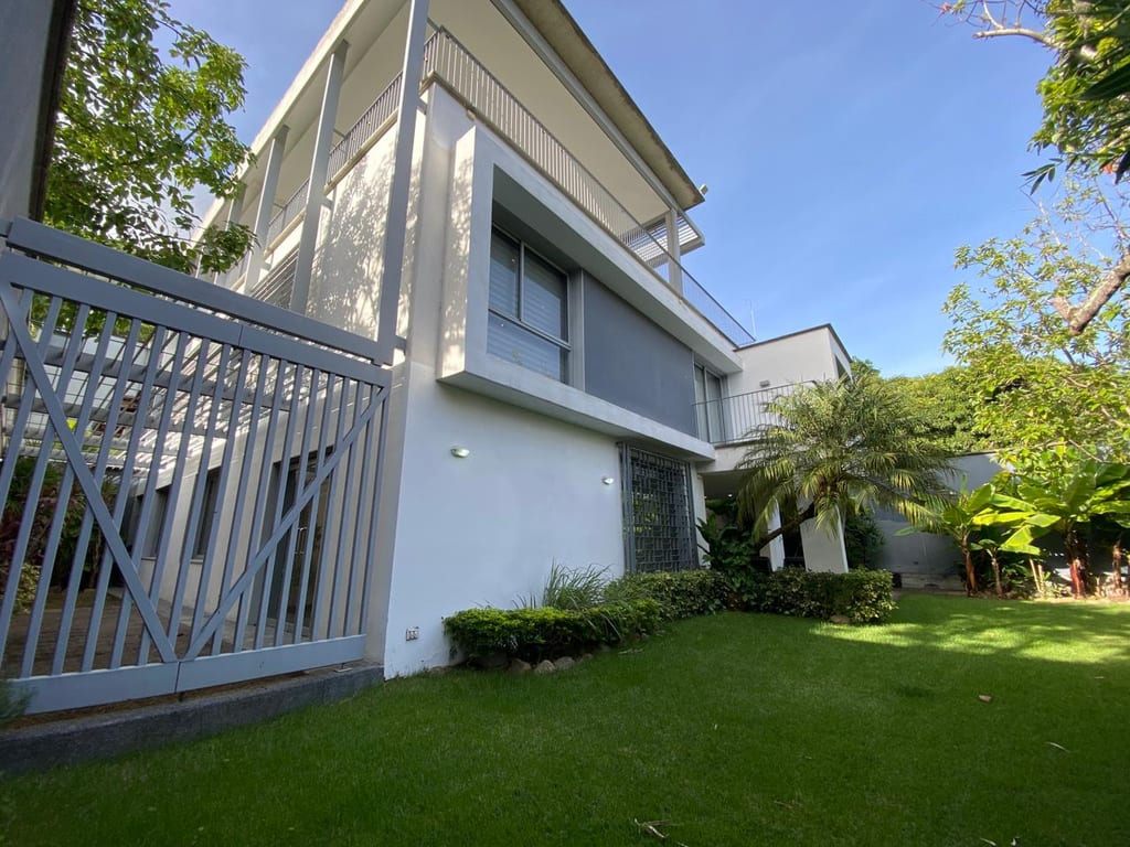Casa en alquiler de 8 hab. y 1.000 m² en Altamira, Caracas