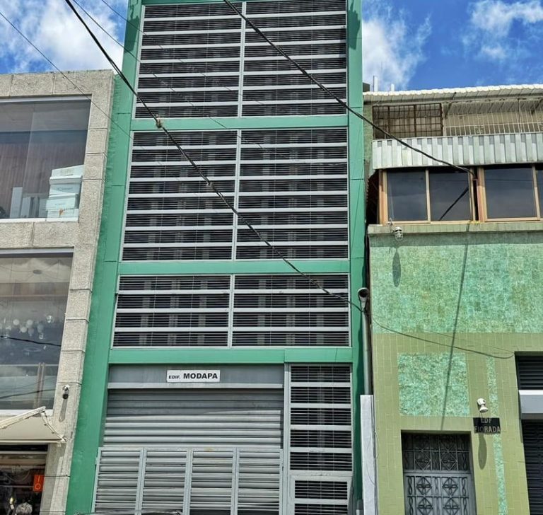 Edificio de 351,2 m² en Boleíta Sur, Caracas