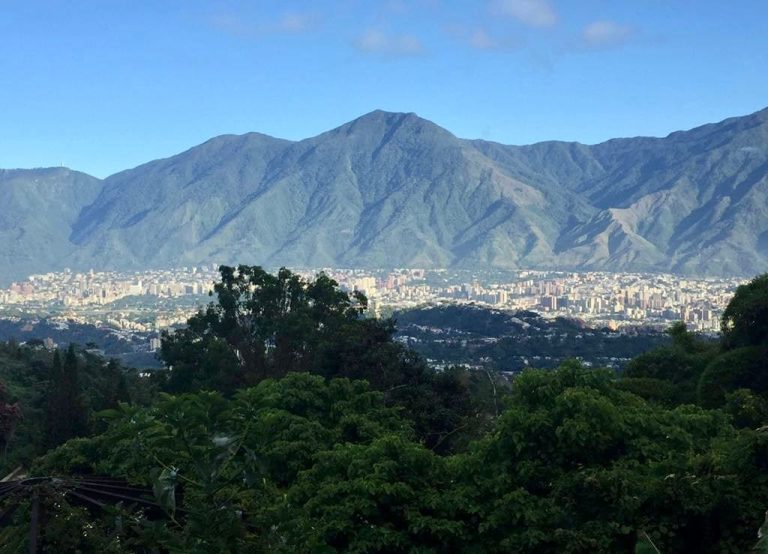 Casa en venta de 3 hab. y 350 m² en Alto Hatillo, Caracas · Ref. CV6364